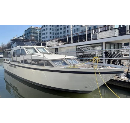 Used Motorboat L-000215_001.jpg