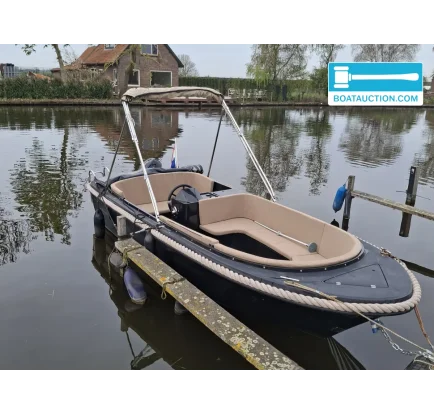 Motorboat used Lago Amore 495