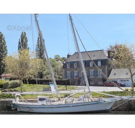 Used Sailboat A vendre d occasion. For sale.