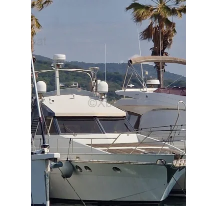 Bateau à moteurs d'occasion xboat media