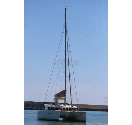 Used Sailboat LAGOON 450F