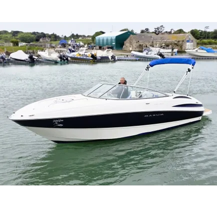 Motorboat used Maxum 2400 SC3