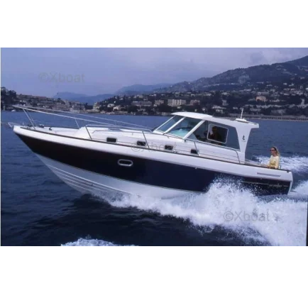 Bateau à moteurs d'occasion xboat media