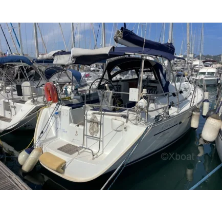Voilier d'occasion A vendre d occasion. For sale.