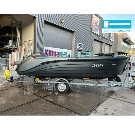 Used Motorboat Oud Huijzer 570