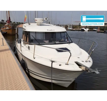 Used Motorboat Jeanneau Merry Fisher 795