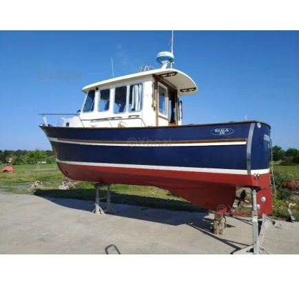 Bateau à moteurs d'occasion xboat media