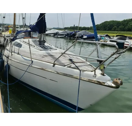 Sailboat used Bostrom B-31