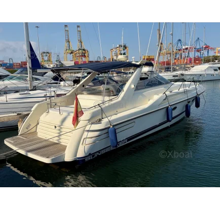 Used Motorboat A vendre d occasion. For sale.