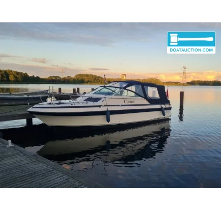 Bateau à moteurs d'occasion Century 7000