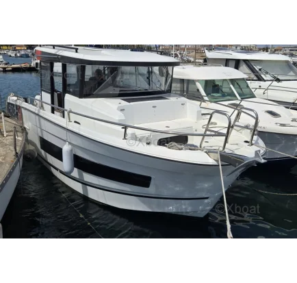 Bateau à moteurs d'occasion xboat media