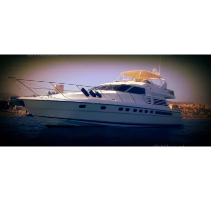 Motorboat used Se vende. A vendre d occasion. For sale.