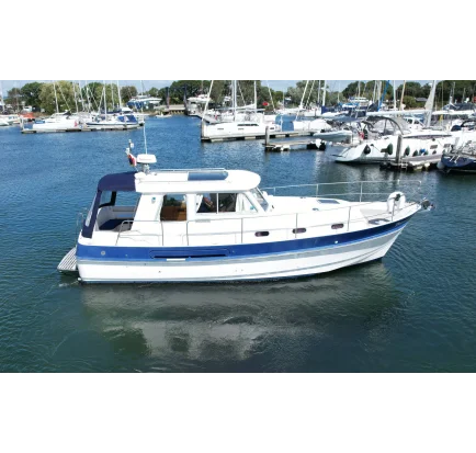 Bateau à moteurs d'occasion Hardy Marine 32 Commander