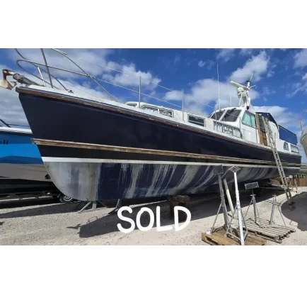 Used Motorboat Nelson 42