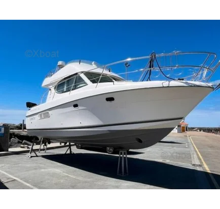 Bateau à moteurs d'occasion xboat media