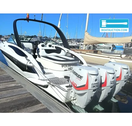 Bateau à moteurs d'occasion Crownline 315 SCR