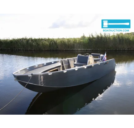 Bateau à moteurs d'occasion Defender 550