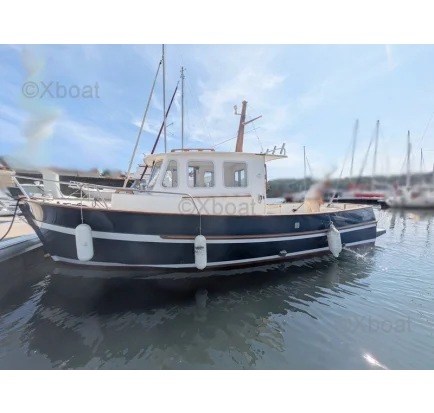 Bateau à moteurs d'occasion xboat media