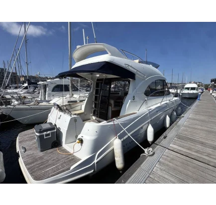 Bateau à moteurs d'occasion Beneteau Antares 30