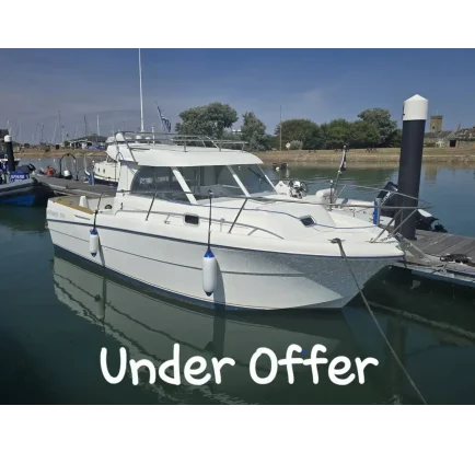 Motorboat used Beneteau Antares 710