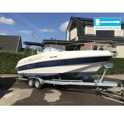Bateau à moteurs d'occasion Rio 750
