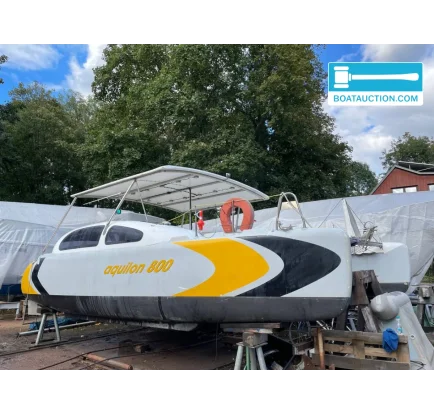 Bateau à moteurs d'occasion Aquilon 800