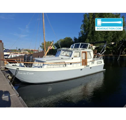 Bateau à moteurs d'occasion Crown kruiser 970