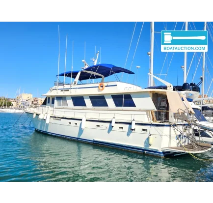 Bateau à moteurs d'occasion Hatteras 72