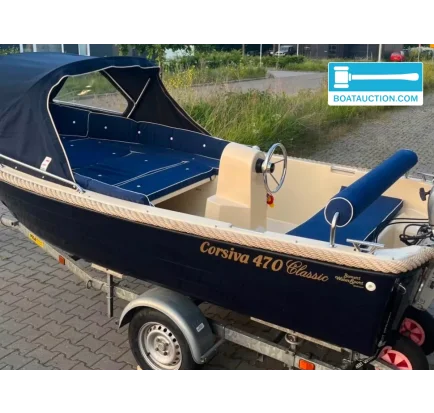 Bateau à moteurs d'occasion Corsiva 470 Classic de Luxe