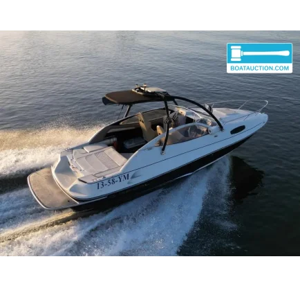 Bateau à moteurs d'occasion Regal 2150