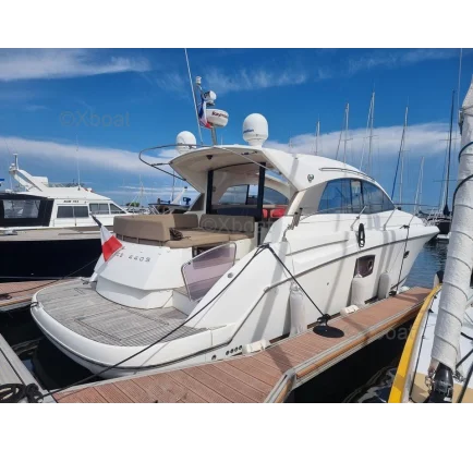 Bateau à moteurs d'occasion xboat media