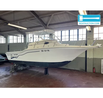 Bateau à moteurs d'occasion Baha 257