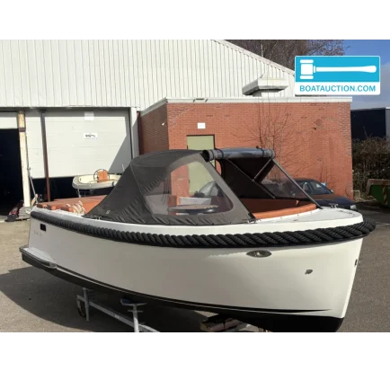 Bateau à moteurs d'occasion Maxima 600 Tender