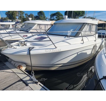 Bateau à moteurs d'occasion xboat media