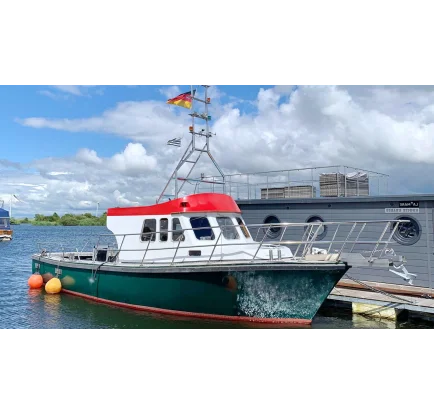 Used Motorboat L-000229_001-1790615151832.jpg