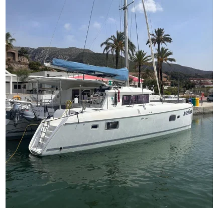 Voilier d'occasion LAGOON 421