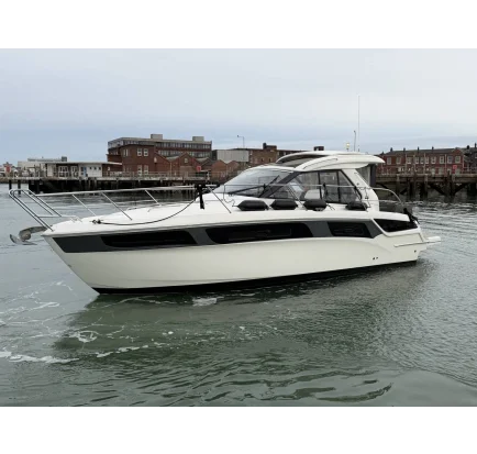 Bateau à moteurs d'occasion Bavaria S36