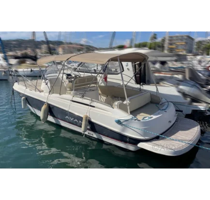 Bateau à moteurs d'occasion xboat media