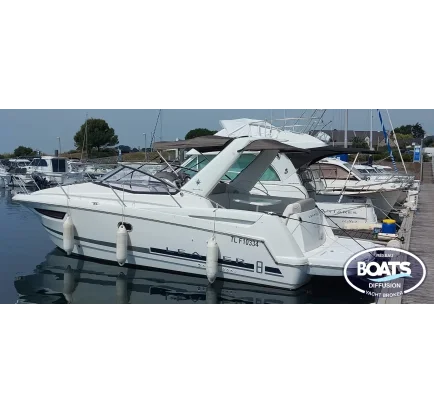 Motorboat used JEANNEAU LEADER 8