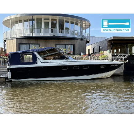 Bateau à moteurs d'occasion Princess 36 Riviera