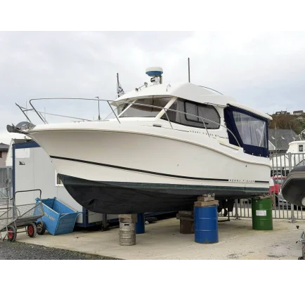 Motorboat used Jeanneau Merry Fisher 815