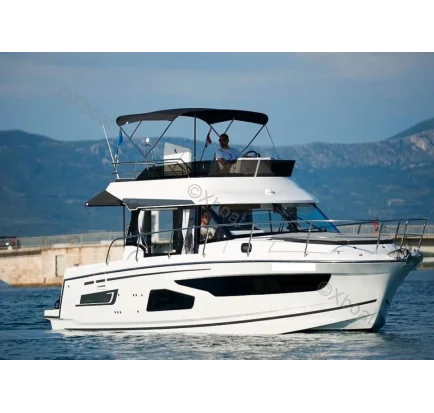 Bateau à moteurs d'occasion MERRY FISHER 1095 FLY