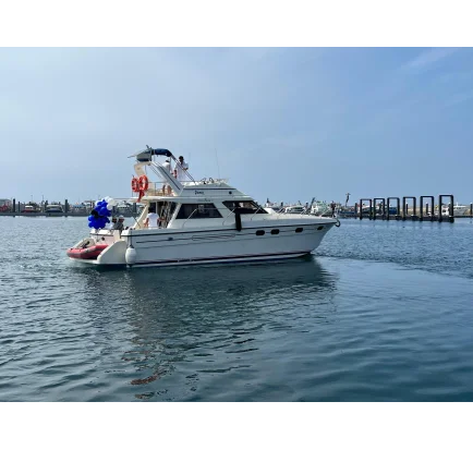 Used Motorboat Princess 415