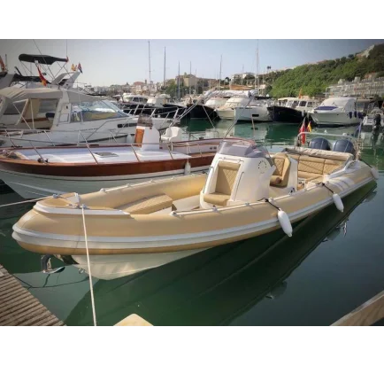 Used Motorboat Cobra Nautique 9.7m