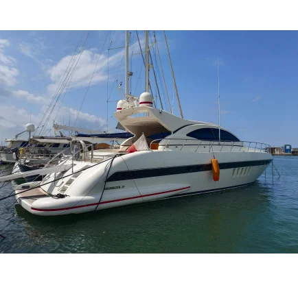 Bateau à moteurs d'occasion Mangusta 72
