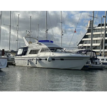 Used Motorboat Fairline 40