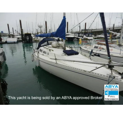Used Sailboat Omega Yachts 28