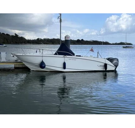 Used Motorboat Boston Whaler 240 Outrage