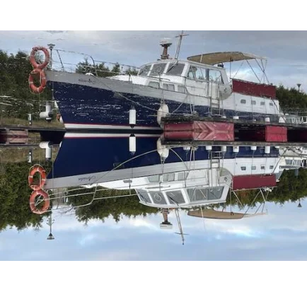 Used Motorboat Moody Lancer