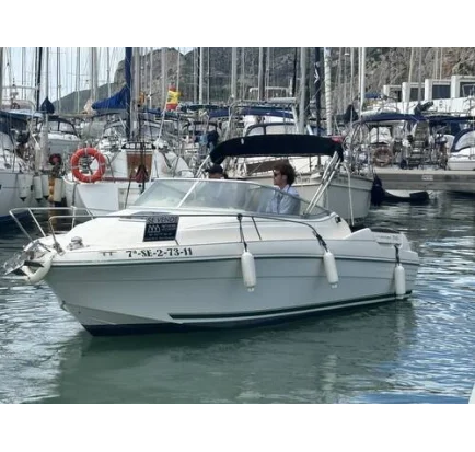 Bateau à moteurs d'occasion Jeanneau Leader 705